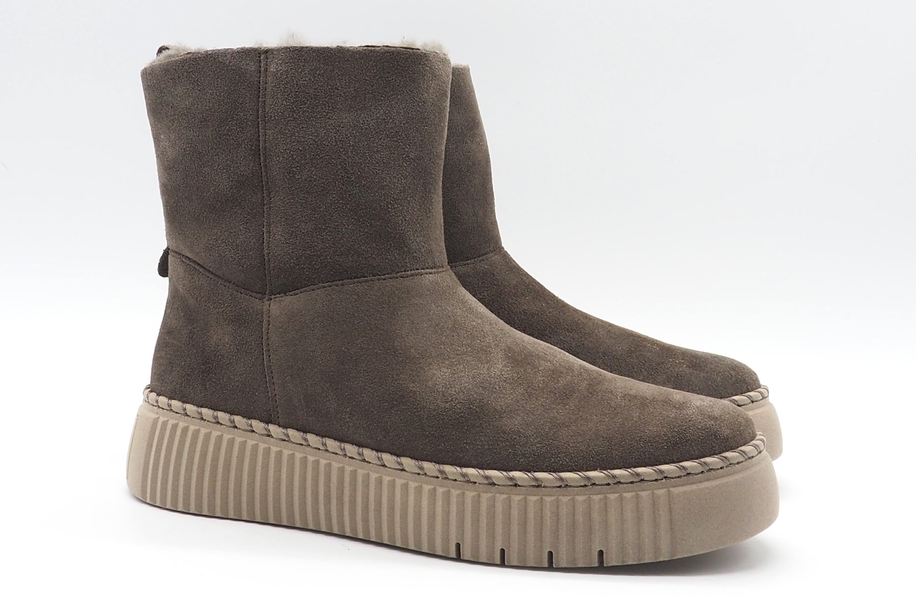 Damen Bootie aus Veloursleder in Dunkelbraun mit Lammfellfutter Damen Stiefeletten Gabor 