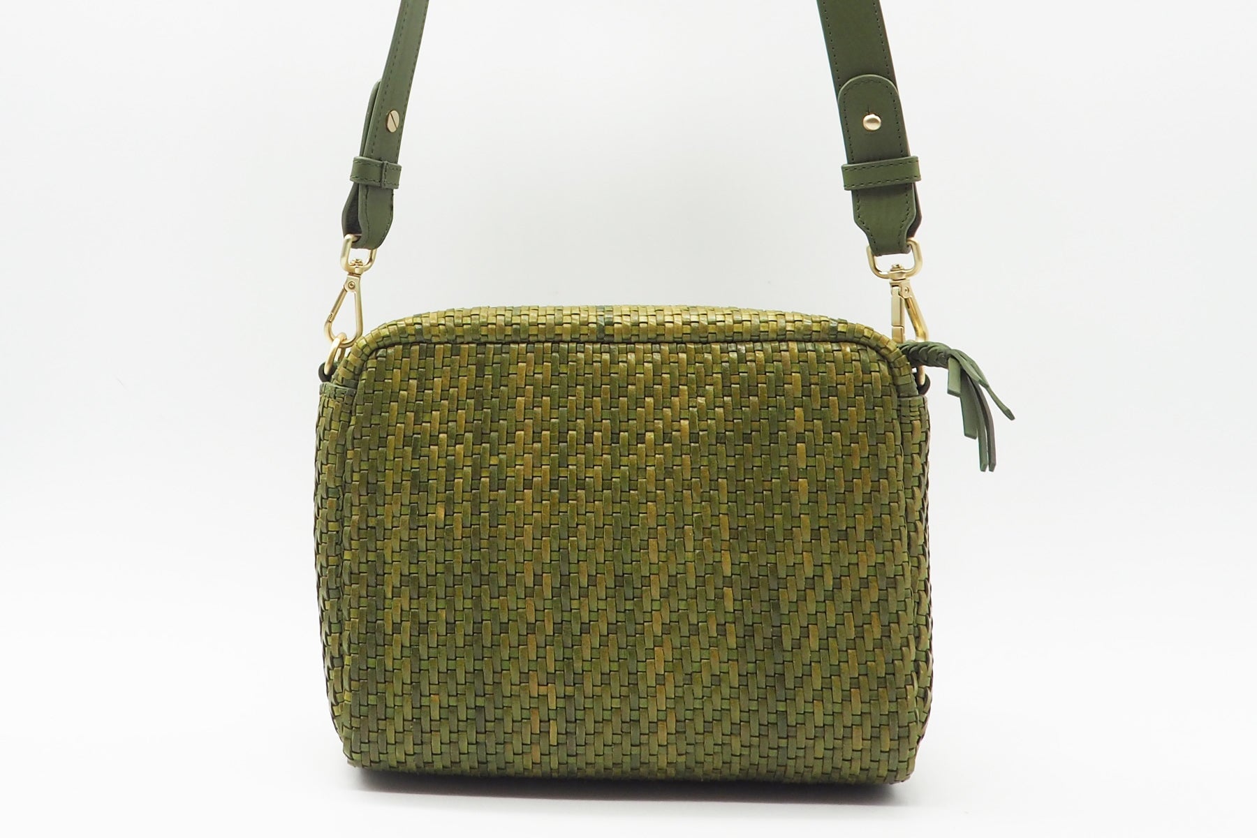 Damen Crossbody aus gewebten Leder in Grün - Reese Bamboo Grün Taschen Crossbody & Schultertasche Allan K 