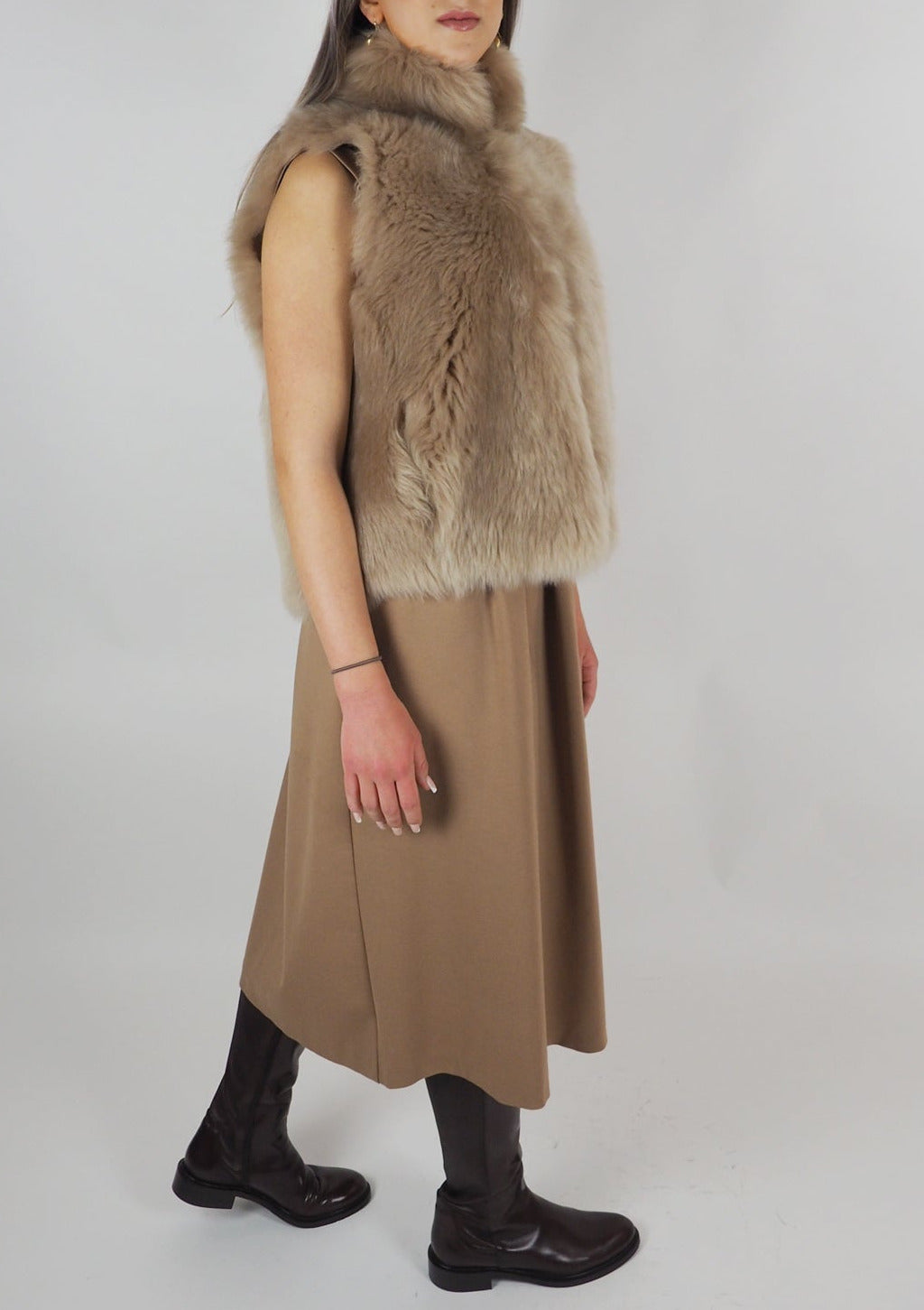 Damen Gilet aus Langhaar-Lammfell in Beige - "Ita" Damen Gilet Benedetta Novi 