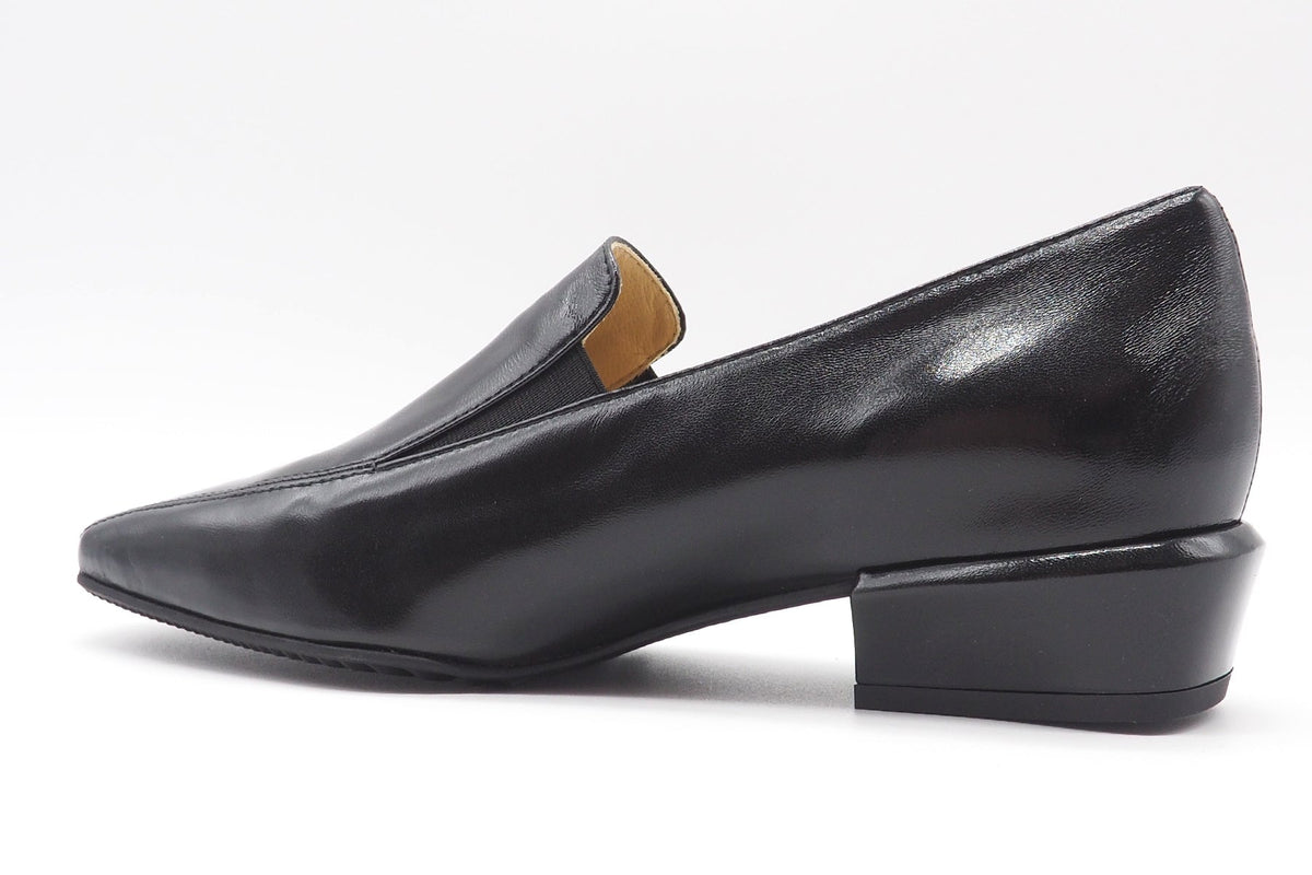 Damen Hochfrontpumps aus softem Glanzleder in Schwarz mit Gummisohle - 3cm Absatz Damen Pumps & Slings Brunate 