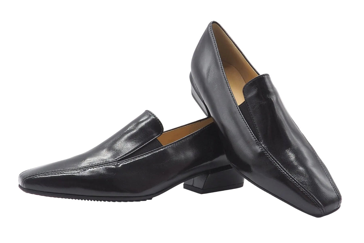 Damen Hochfrontpumps aus softem Glanzleder in Schwarz mit Gummisohle - 3cm Absatz Damen Pumps & Slings Brunate 