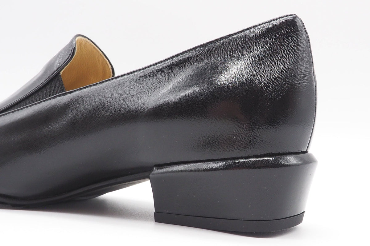 Damen Hochfrontpumps aus softem Glanzleder in Schwarz mit Gummisohle - 3cm Absatz Damen Pumps & Slings Brunate 