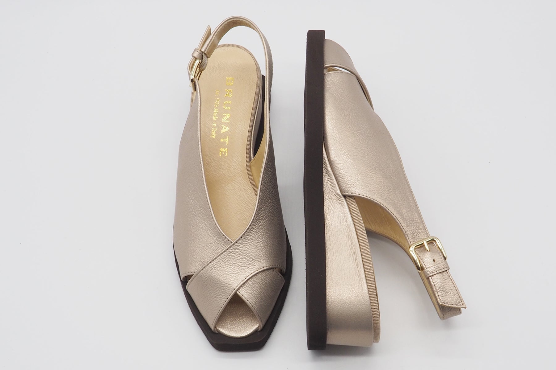 Damen Keilsandale aus Metallicleder in Gold - 4 cm Damen Sandale Brunate 