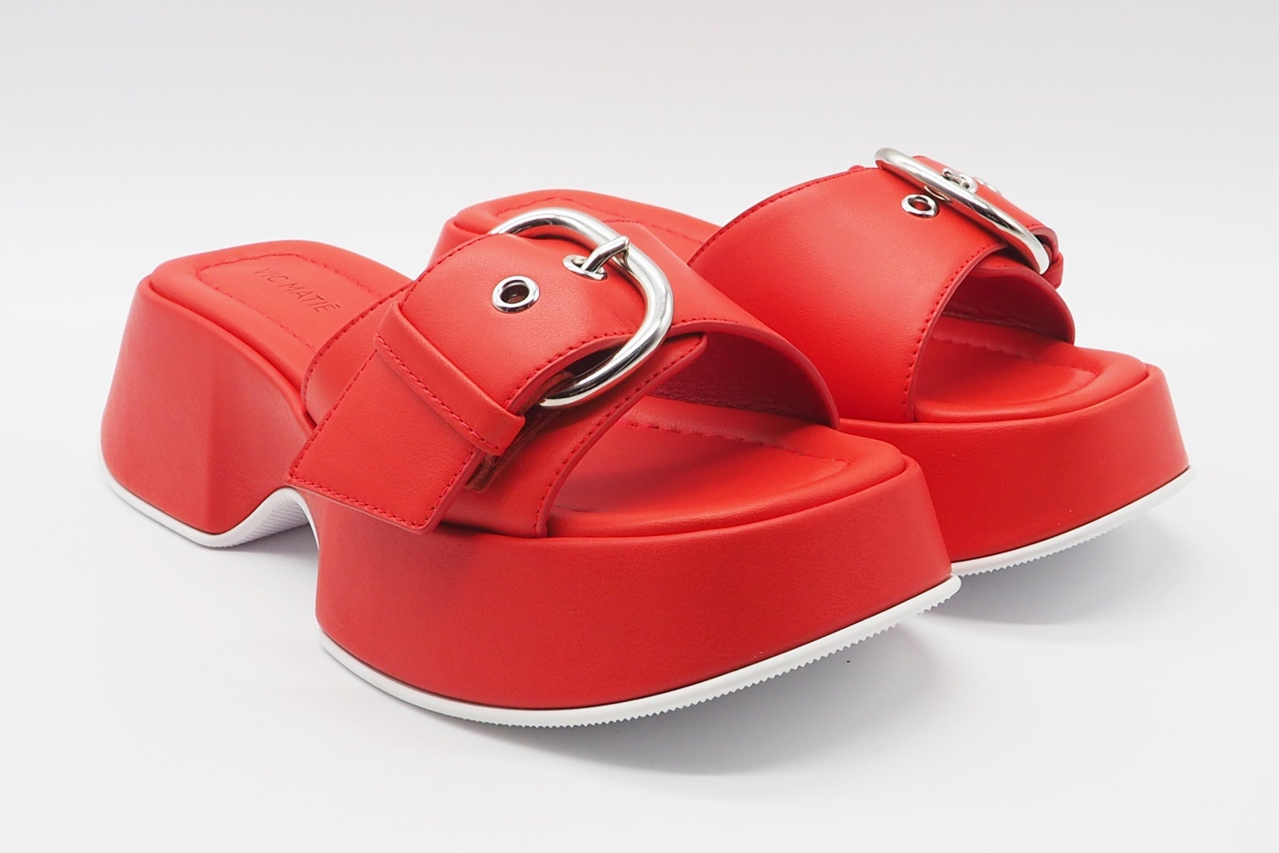 Damen Pantoffel aus Leder in Rot - Absatz 2cm Damen Mules & Sabots Vic Matié 