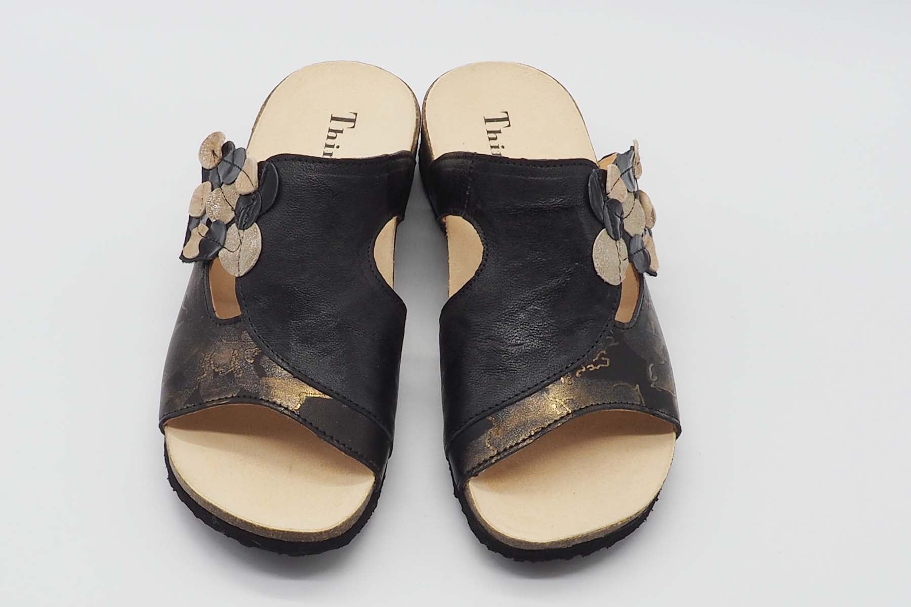 Damen Pantoffel "Mizzi" mit Naturfußbett aus Leder in Schwarz & Gold Damen Naturfußbett Think 