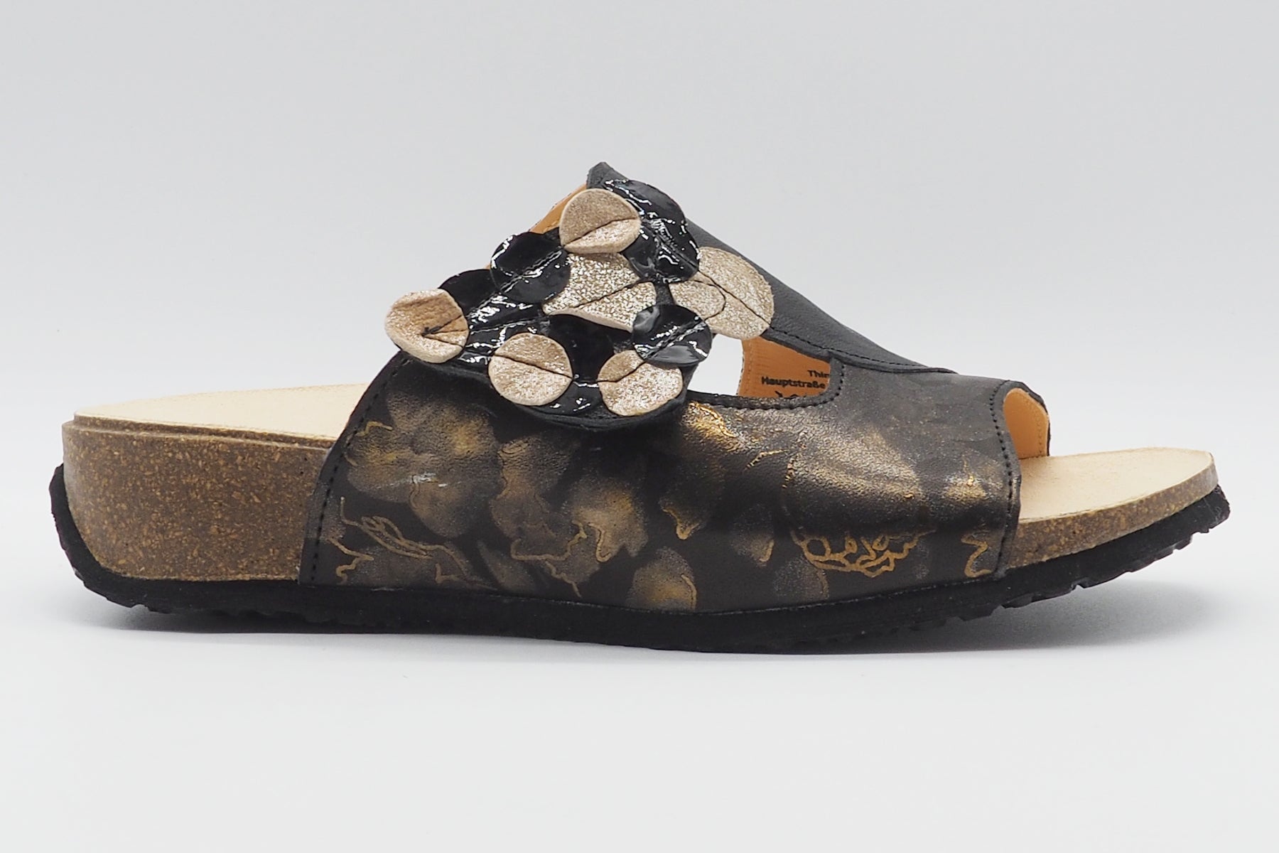 Damen Pantoffel "Mizzi" mit Naturfußbett aus Leder in Schwarz & Gold Damen Naturfußbett Think 