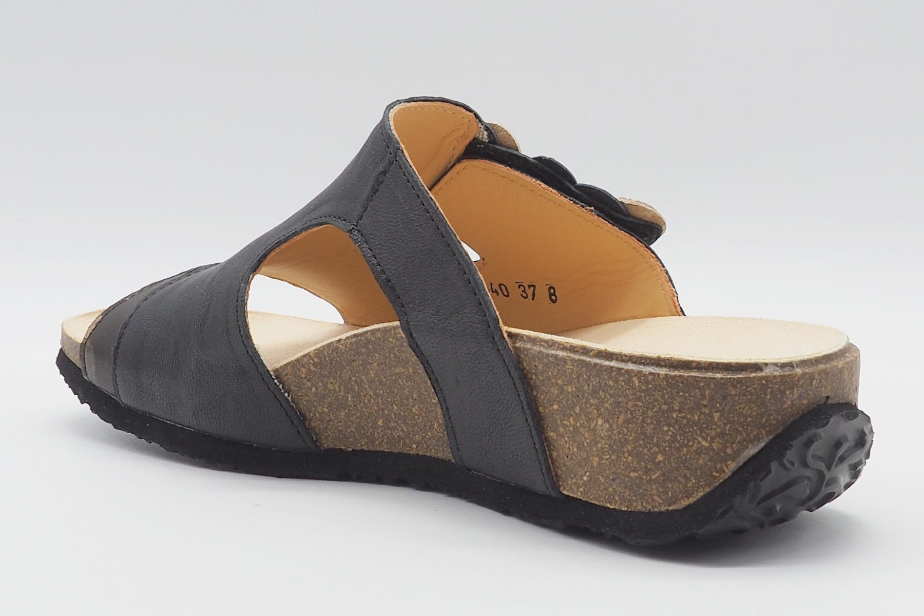 Damen Pantoffel "Mizzi" mit Naturfußbett aus Leder in Schwarz & Gold Damen Naturfußbett Think 