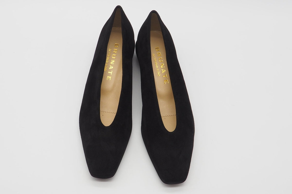 Damen Pumps aus Velours in Schwarz mit weicher Gummisohle Damen Pumps & Slings Brunate 