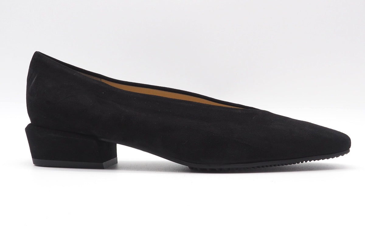 Damen Pumps aus Velours in Schwarz mit weicher Gummisohle Damen Pumps & Slings Brunate 