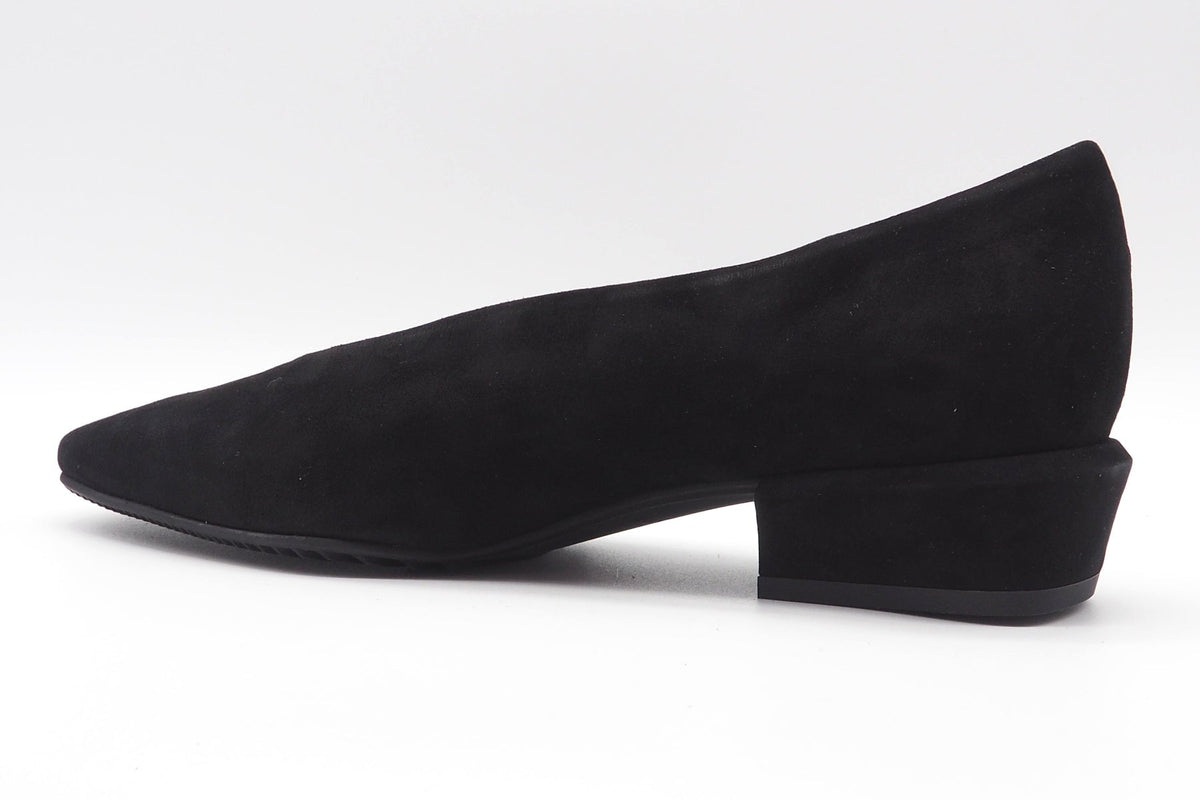 Damen Pumps aus Velours in Schwarz mit weicher Gummisohle Damen Pumps & Slings Brunate 