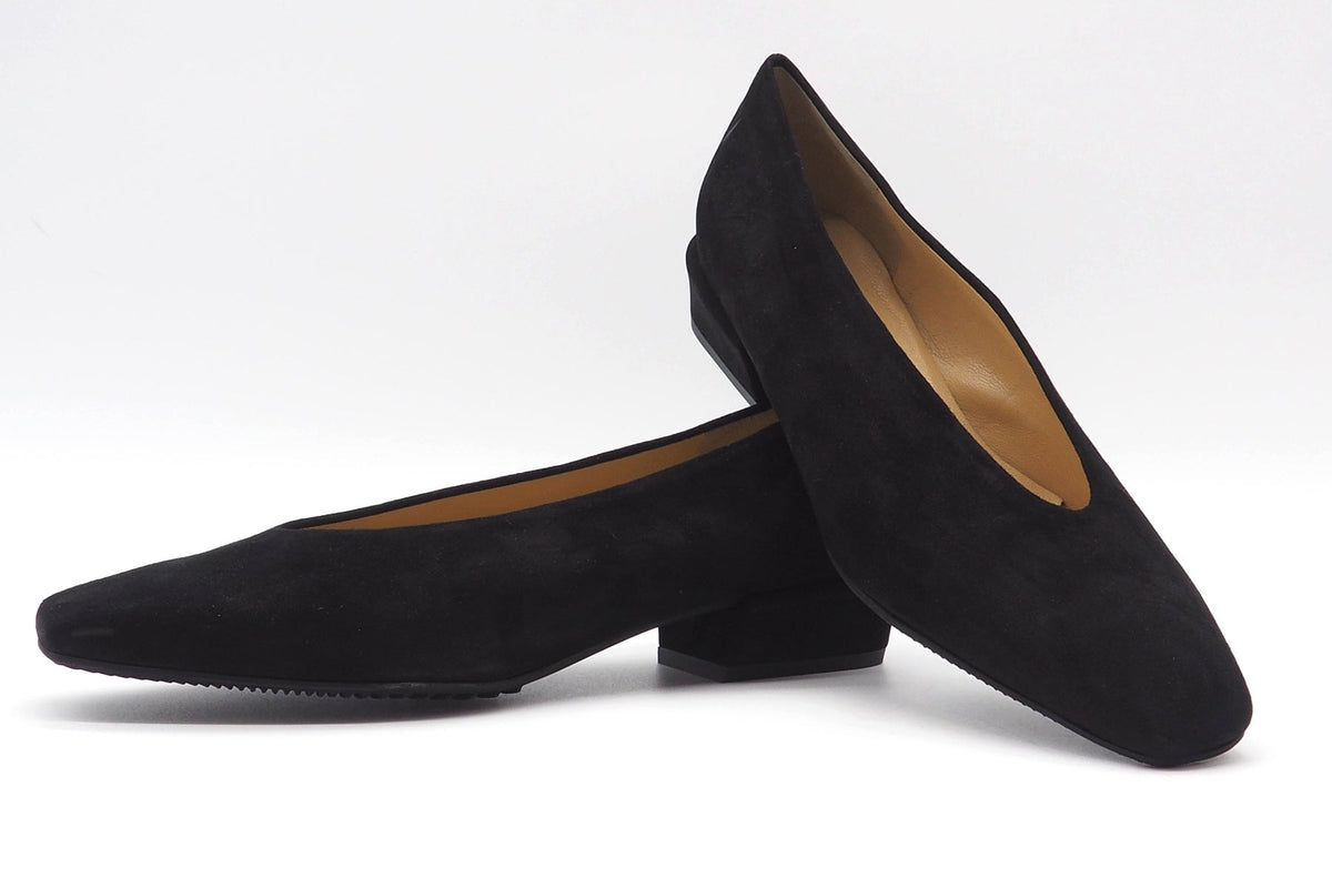 Damen Pumps aus Velours in Schwarz mit weicher Gummisohle Damen Pumps & Slings Brunate 