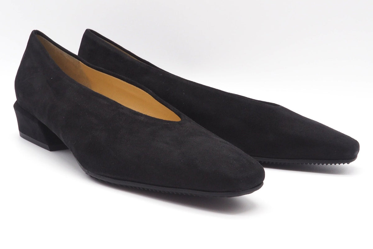 Damen Pumps aus Velours in Schwarz mit weicher Gummisohle Damen Pumps & Slings Brunate 