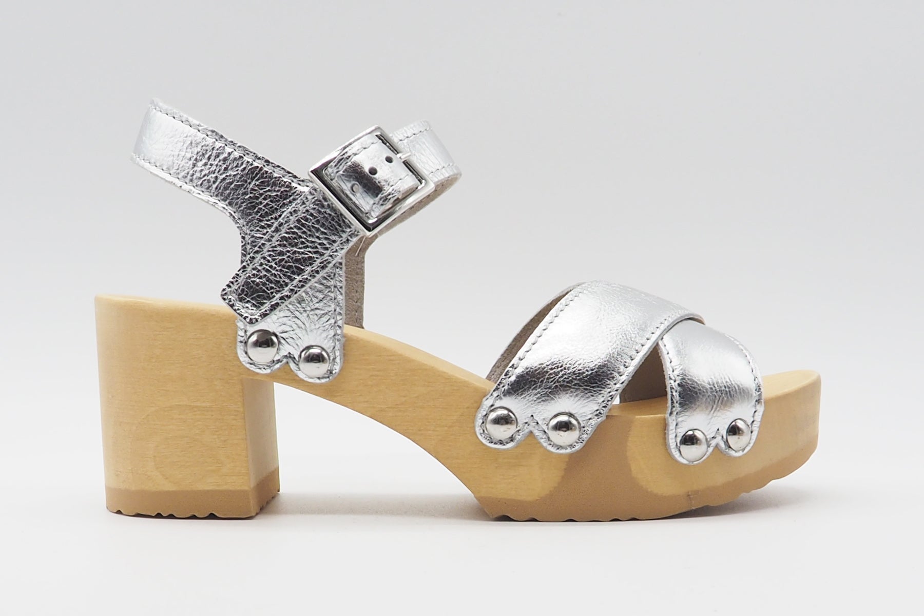 Damen Sandale aus Metallicleder in Silber auf flexiblen Holzsohlen - Hanka Damen Sandalen Softclox 