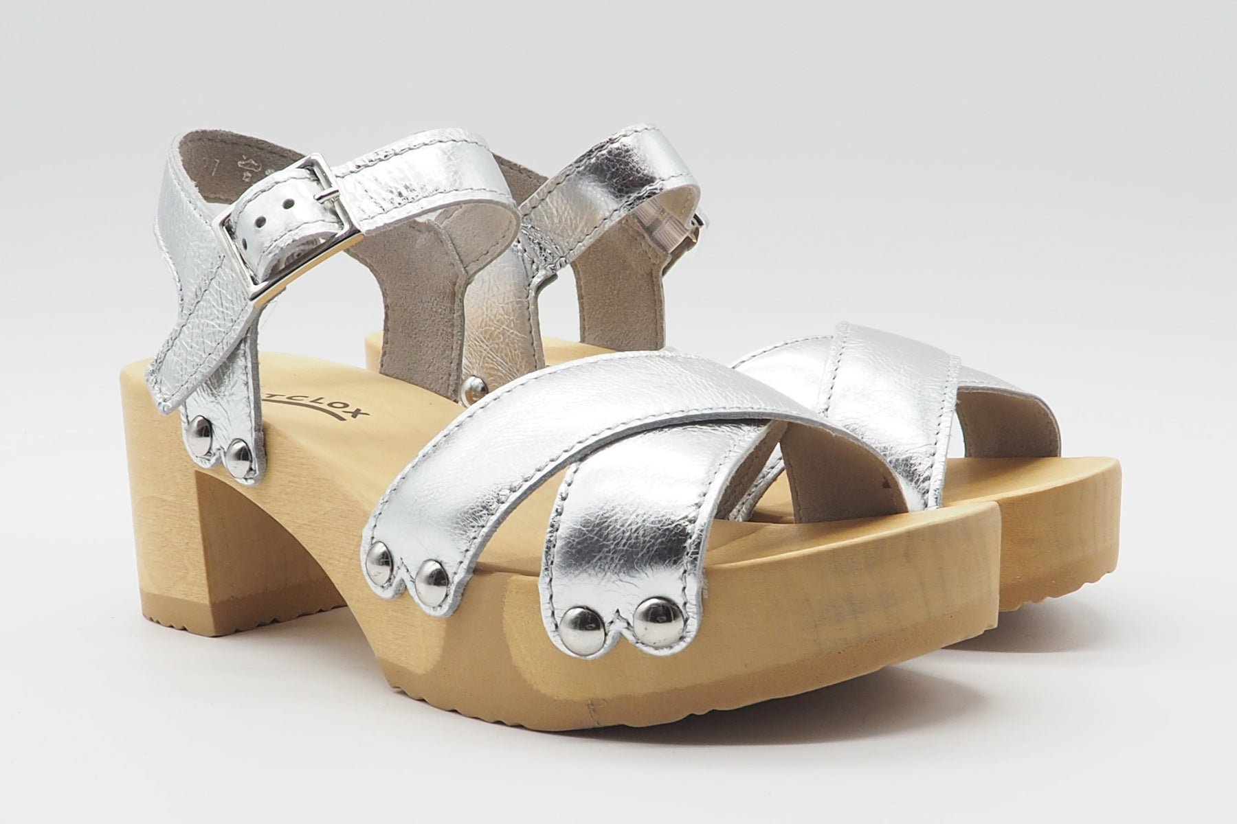 Damen Sandale aus Metallicleder in Silber auf flexiblen Holzsohlen - Hanka Damen Sandalen Softclox 