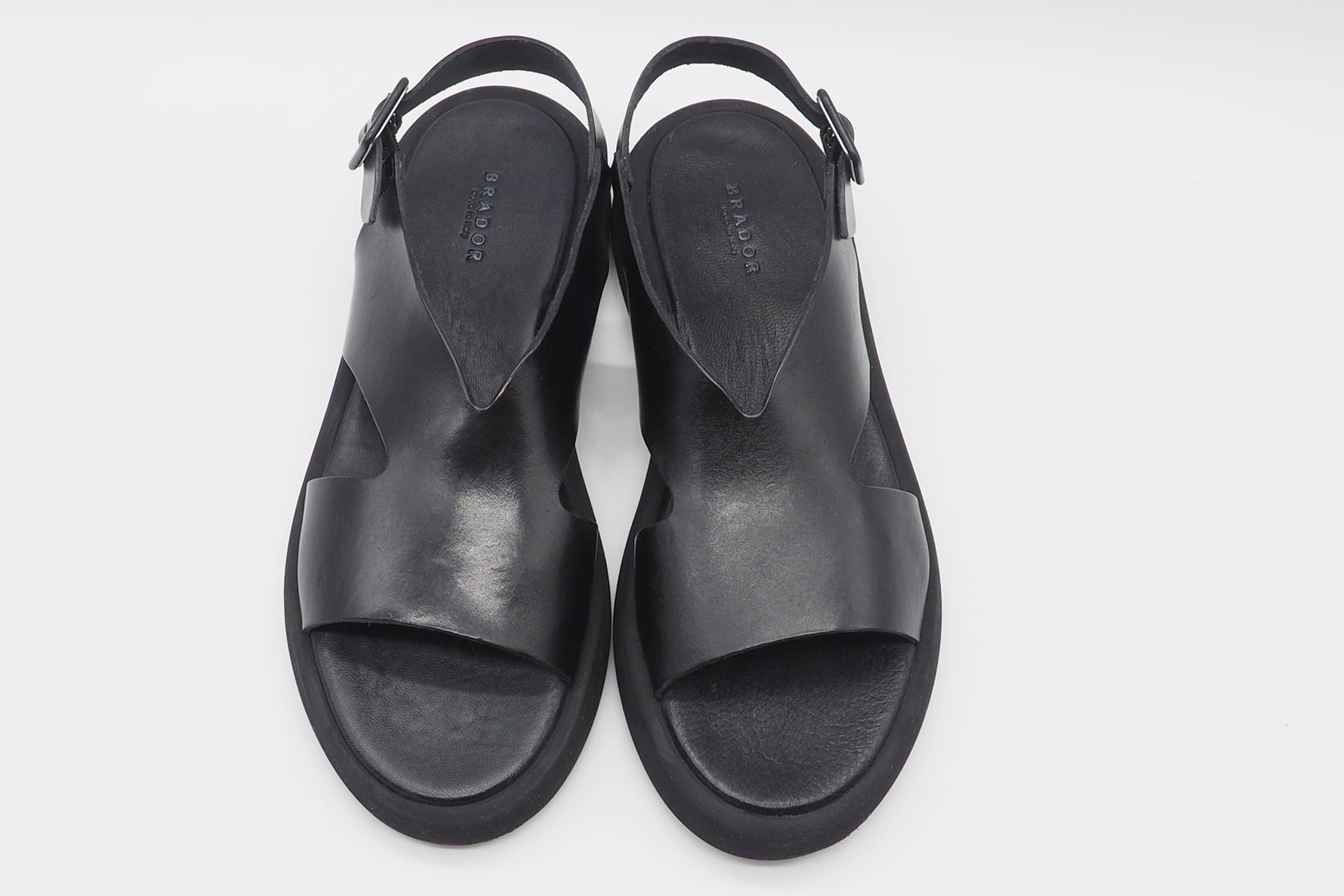 Damen Sandale aus Naturleder in Schwarz auf Leichtsohle - Hand gemacht Damen Sandalen Brador 