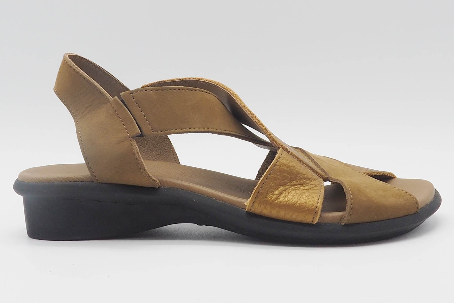 Damen Sandale aus Nubukleder in Hellbraun & Gold - 3cm - Sarozz Damen Sandalen Arche 