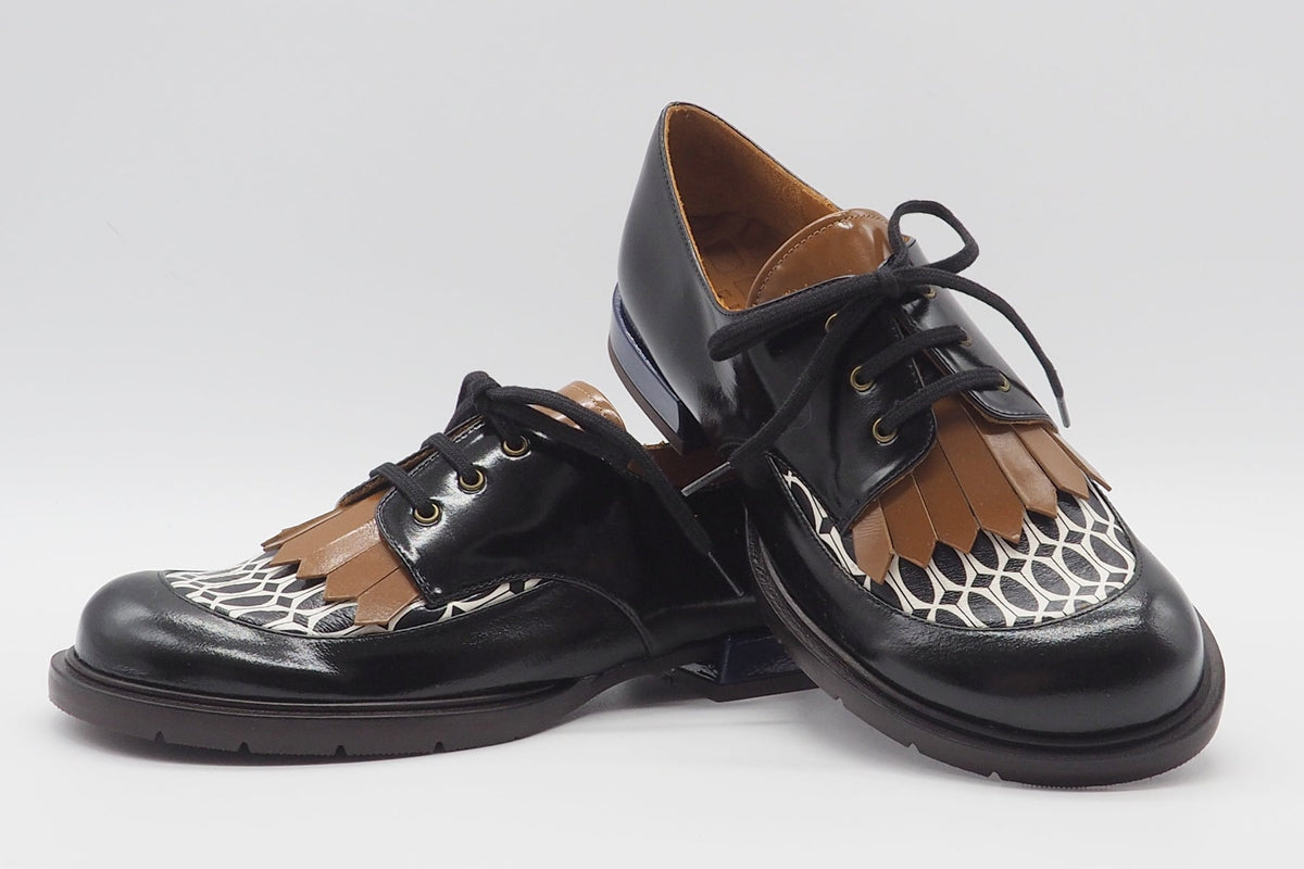 Damen Schnürer in Schwarz & Braun - grafisch bedruckt - Jeripa Damen Loafers & Schnürer Chie Mihara 