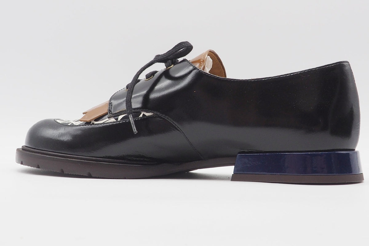 Damen Schnürer in Schwarz & Braun - grafisch bedruckt - Jeripa Damen Loafers & Schnürer Chie Mihara 
