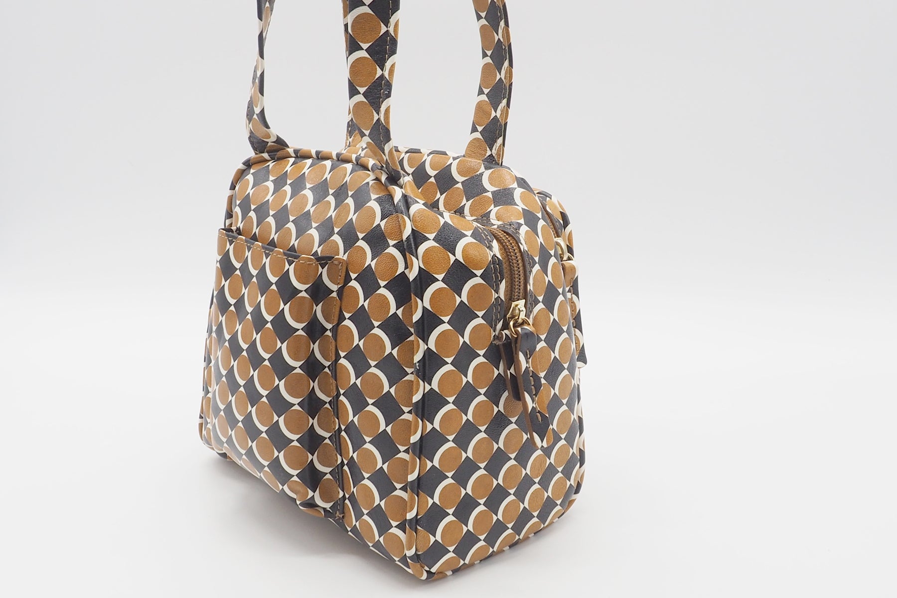 Damen Schultertasche aus grafisch bedrucktem Leder in Braun, Schwarz & Creme Taschen Crossbody & Schultertasche Chie Mihara 