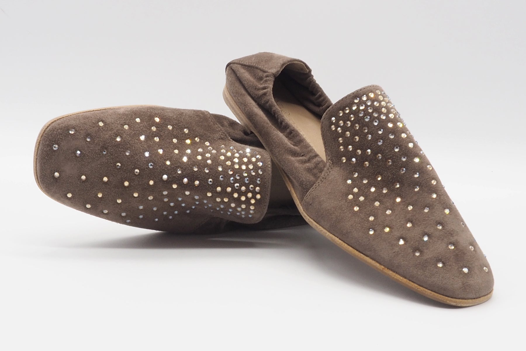 Damen Slipper aus Veloursleder in Braun mit Strasssteinen Damen Loafers & Schnürer Kennel & Schmenger 