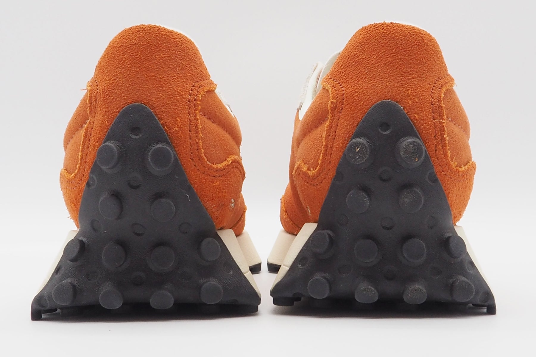 Damen Sneaker 327 aus Veloursleder in Orange - Kultmodell Damen Sneaker New Balance 