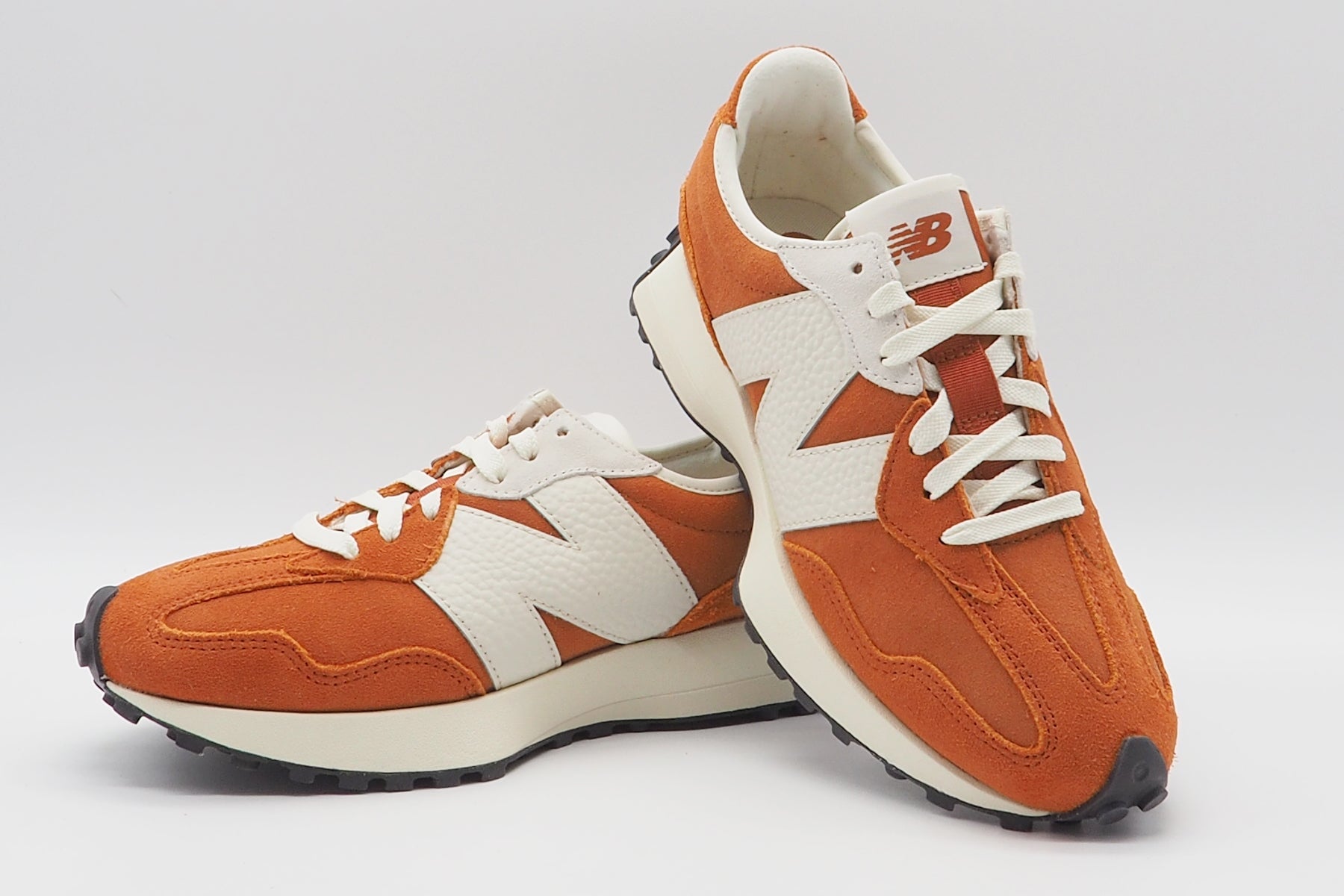 Damen Sneaker 327 aus Veloursleder in Orange - Kultmodell Damen Sneaker New Balance 