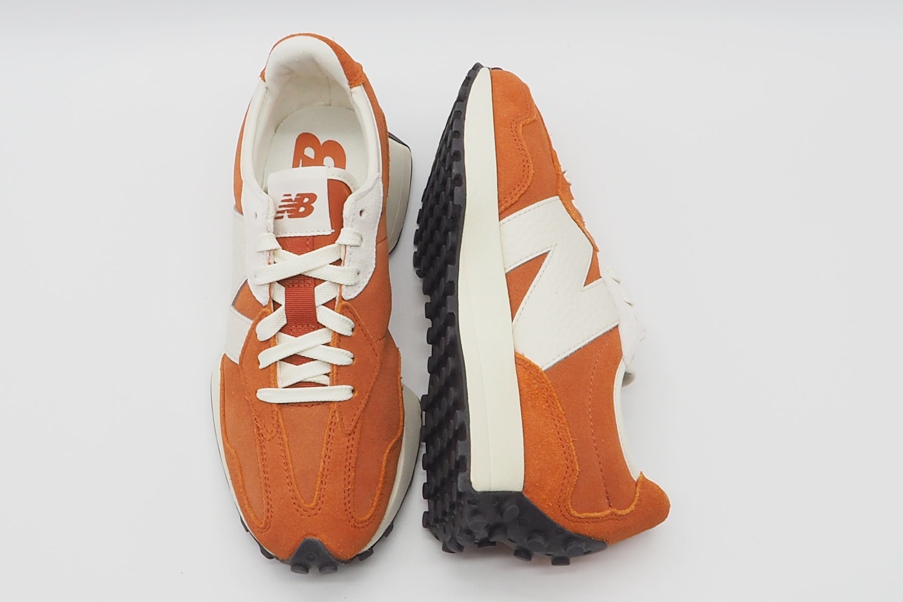 Damen Sneaker 327 aus Veloursleder in Orange - Kultmodell Damen Sneaker New Balance 