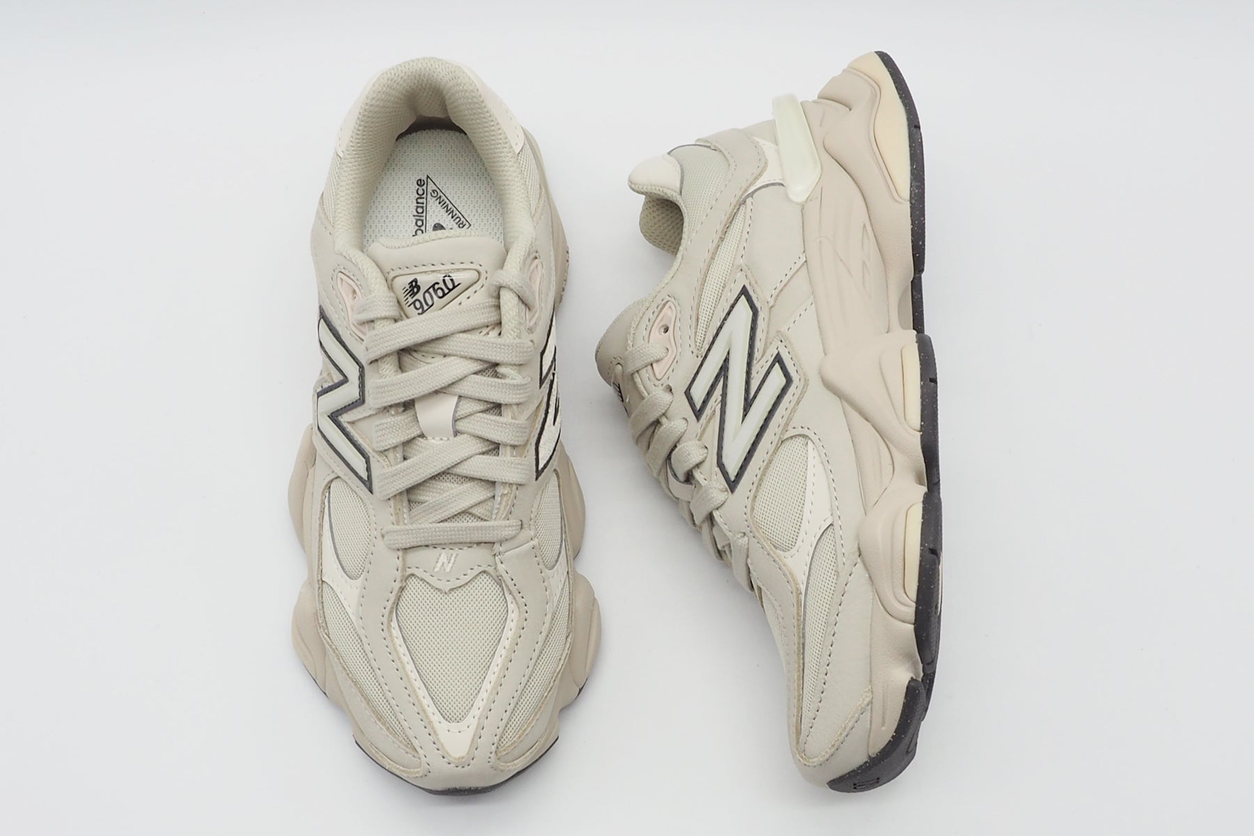 Damen Sneaker 9060 aus Nubuk & Mesh in Creme - Kultmodell Damen Sneaker New Balance 