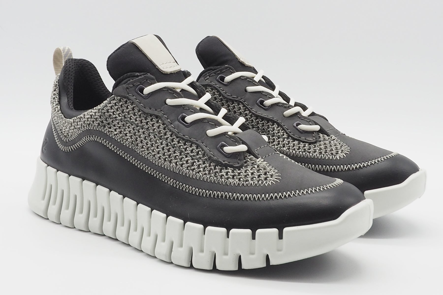 Damen Sneaker aus Leder & Strick in Grau/Schwarz - Gruuv Damen Sneaker Ecco 