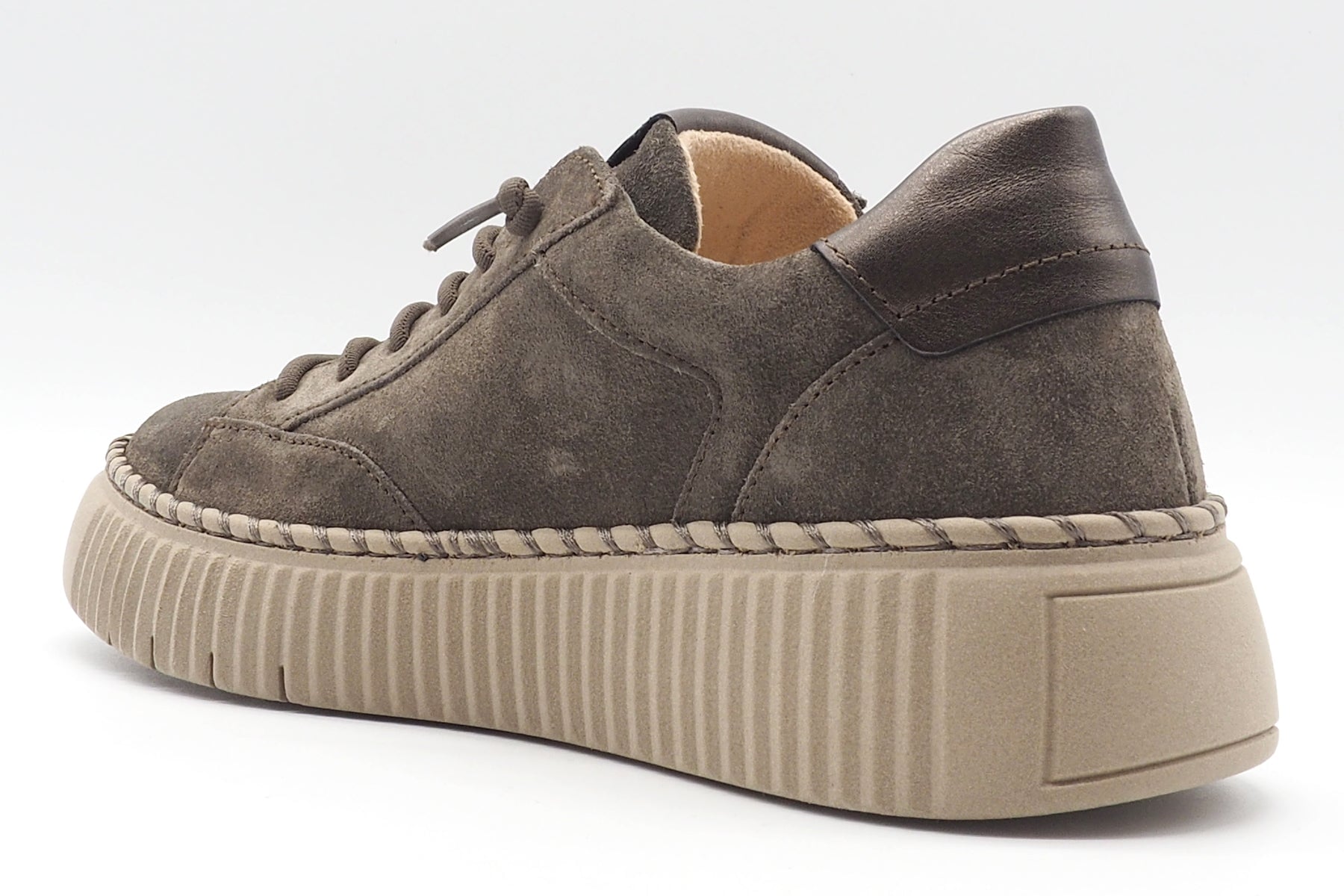 Damen Sneaker aus Veloursleder mit Dekosteinen in Braun Damen Sneaker Gabor 