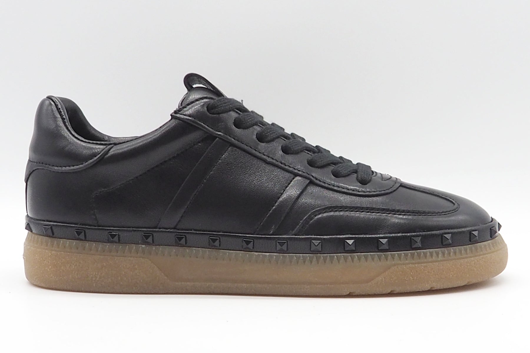Damen Sneaker im Retrostil aus Leder in Schwarz mit Nieten Damen Sneaker Kennel & Schmenger 