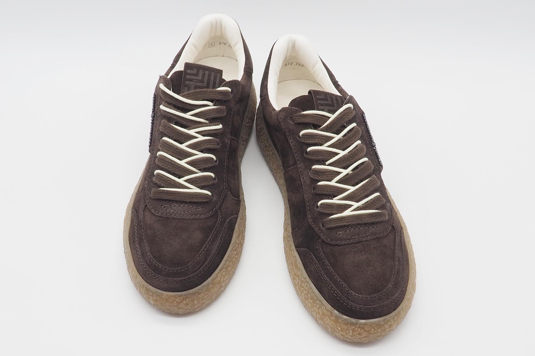 Damen Sneaker im Retrostil aus Veloursleder in Dunkelbraun mit Kreppsohle Damen Sneaker Kennel & Schmenger 