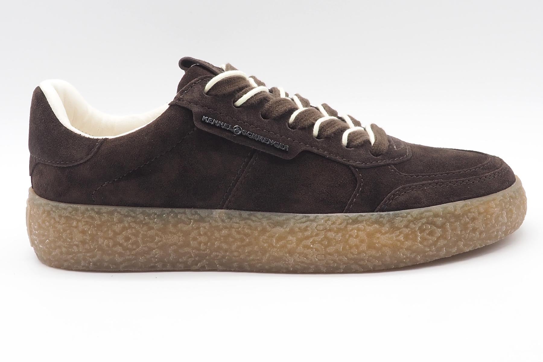 Damen Sneaker im Retrostil aus Veloursleder in Dunkelbraun mit Kreppsohle Damen Sneaker Kennel & Schmenger 