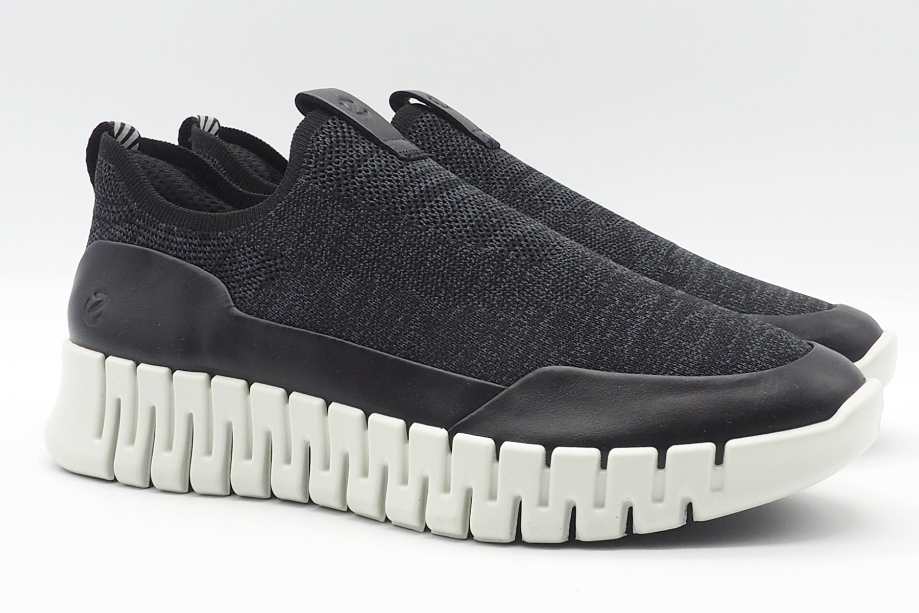 Damen Sneaker zum Schnlüpfen aus Leder & Strick in Schwarz - Gruuv Damen Sneaker Ecco 
