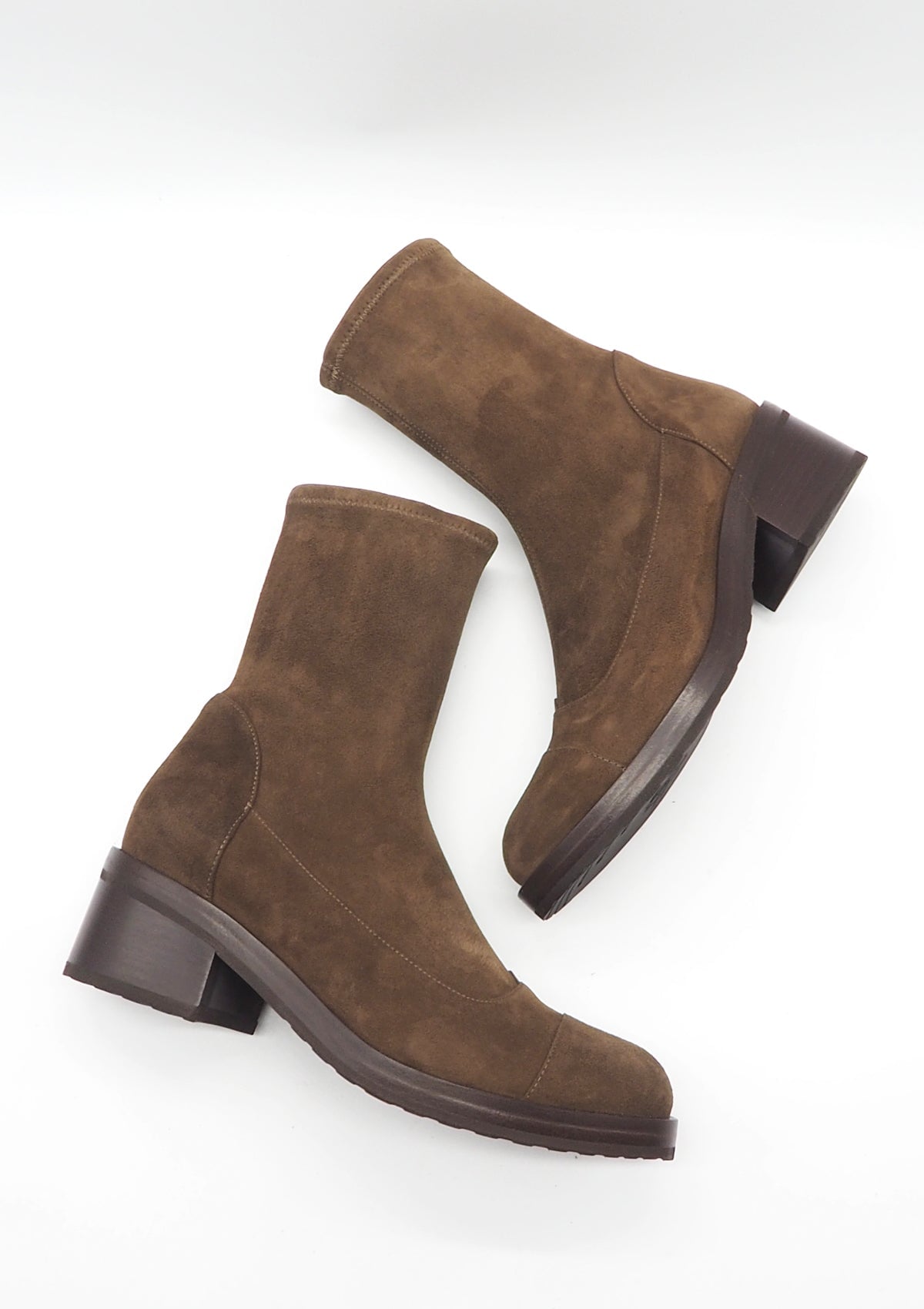 Damen Stiefelette aus feinem Velours in braun mit Stretchschaft Damen Stiefeletten Truman´s 