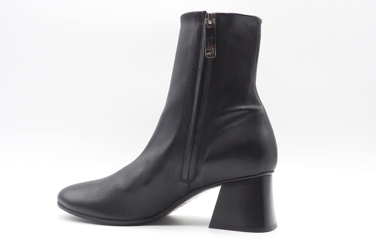 Damen Stiefelette aus Nappalederstretch in Schwarz - Absatz 6 cm Damen Stiefeletten Lorenzo Masiero 