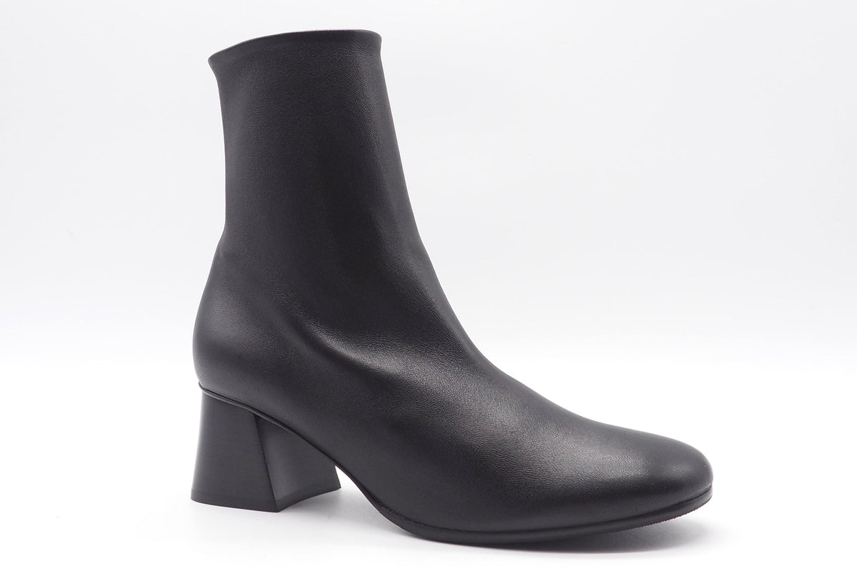 Damen Stiefelette aus Nappalederstretch in Schwarz - Absatz 6 cm Damen Stiefeletten Lorenzo Masiero 