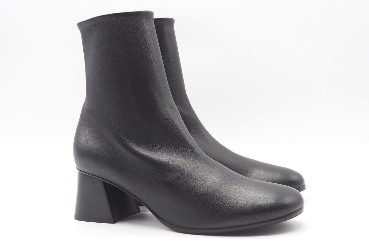 Damen Stiefelette aus Nappalederstretch in Schwarz - Absatz 6 cm Damen Stiefeletten Lorenzo Masiero 