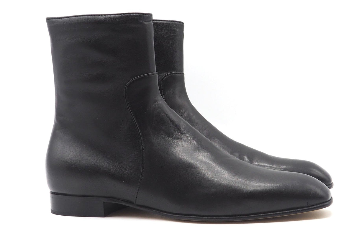 Damen Stiefelette aus softem Handschuhleder in Schwarz - Absatz 2 cm Damen Stiefeletten Pomme D'or 