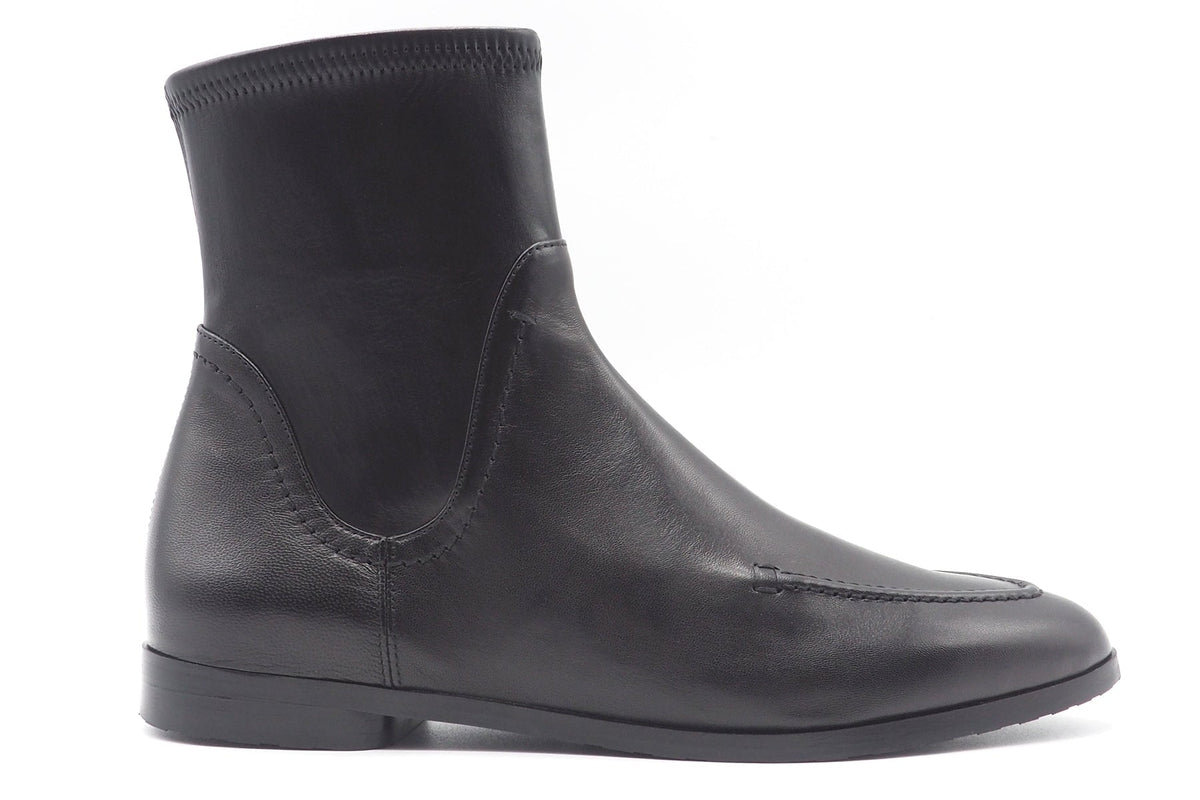 Damen Stiefelette im Moccassinstil aus anschmiegsamen Leder in Schwarz Damen Stiefeletten Truman´s 