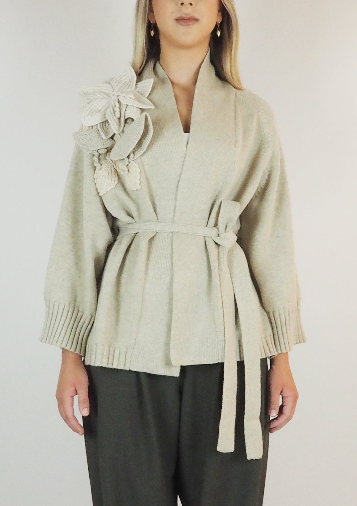 Damen Wickelcardigan mit gestricktem Dekor in Ivory Damen Cardigan Psophia 