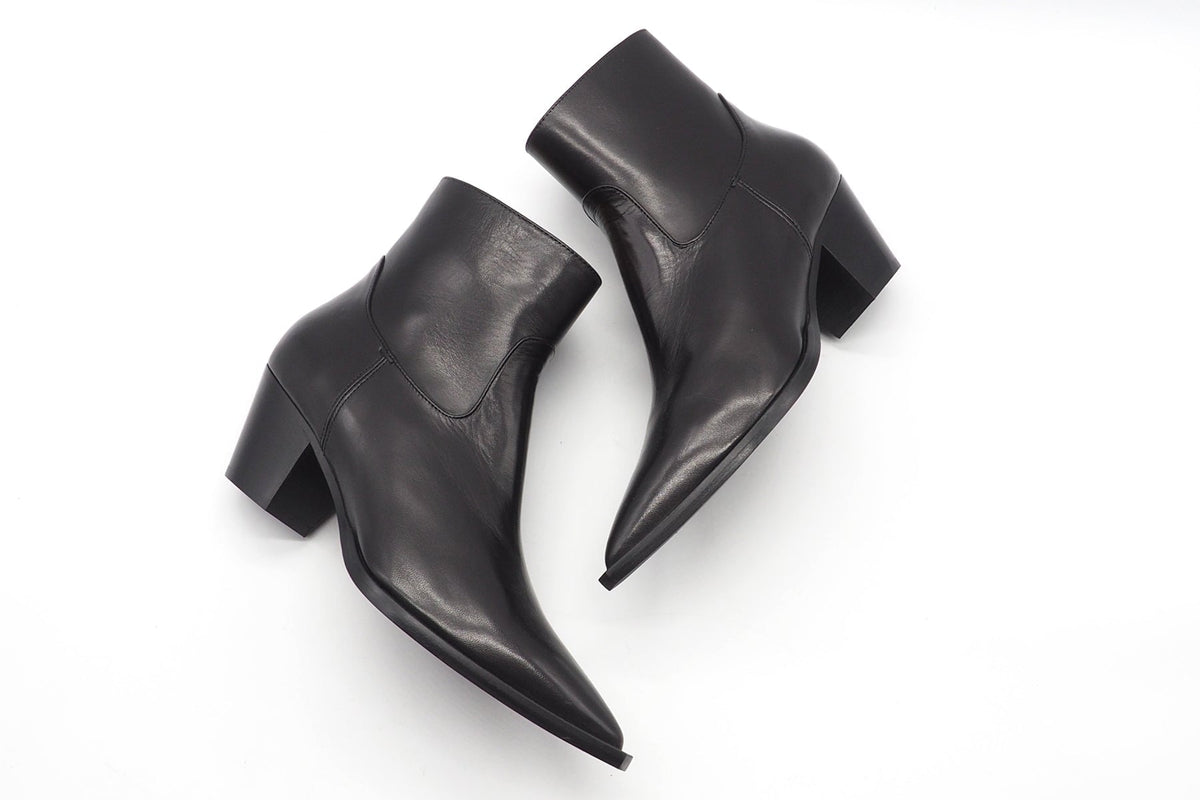 Edle spitze Stiefelette in softem Leder Schwarz in Sacchettotechnik - 5 cm Damen Stiefeletten Mara Bini 