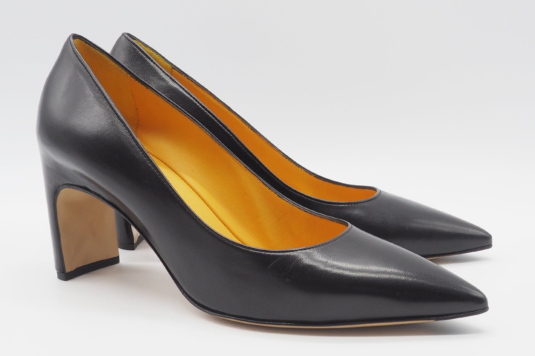 Edler Damen Pumps aus Handschuhleder in Schwarz - Absatz 8 cm Damen Pumps & Slings Mara Bini 