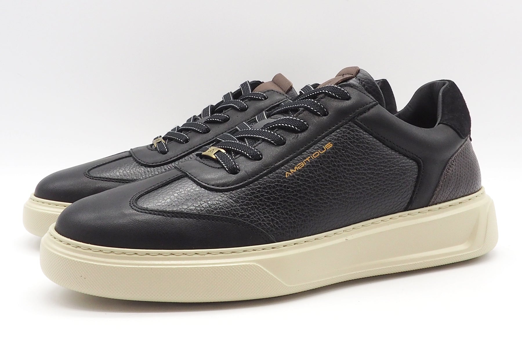 Eleganter Herren Sneaker aus Leder in Schwarz Herren Sneaker Ambitious 
