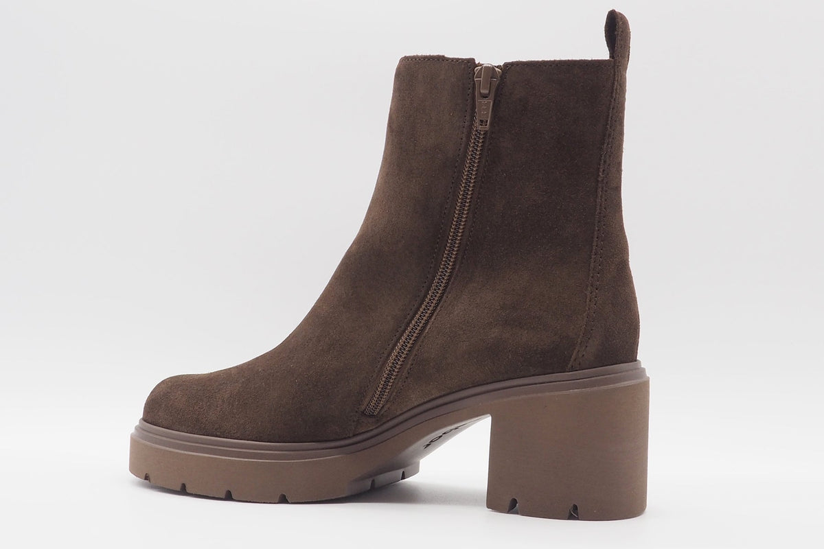 Feminine Damen Stiefelette aus Veloursleder in Braun mit Trotteurabsatz Damen Stiefeletten Gabor 