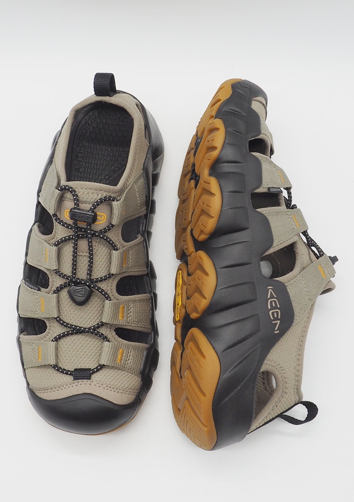 Herren Outdoor geschlossene Sandale aus technischer Faser in Oliv Herren Sommer Schuhe Keen 