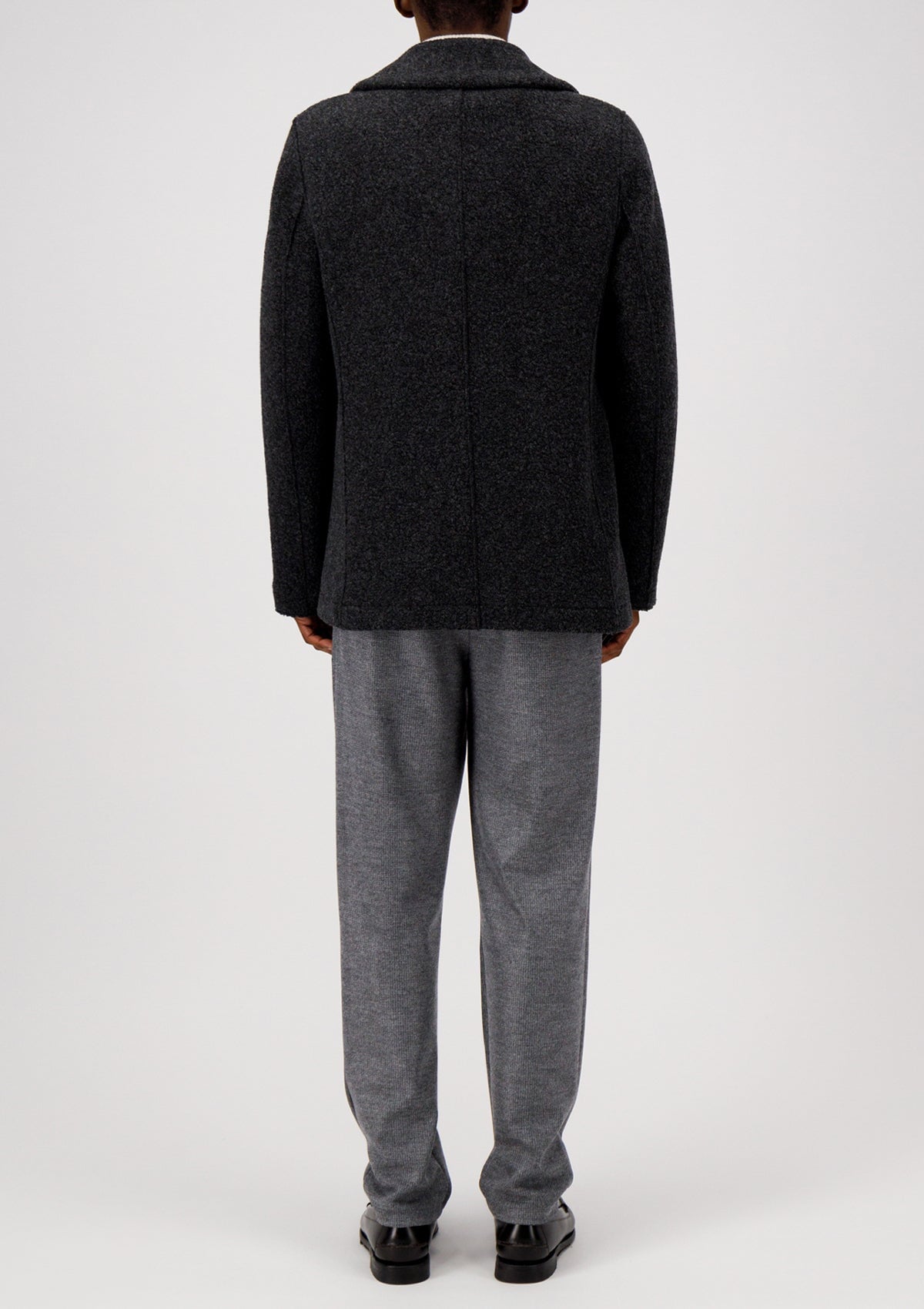 Herren Peacoat aus Bouclé in Anthrazit Herren Mantel Harris Wharf London 