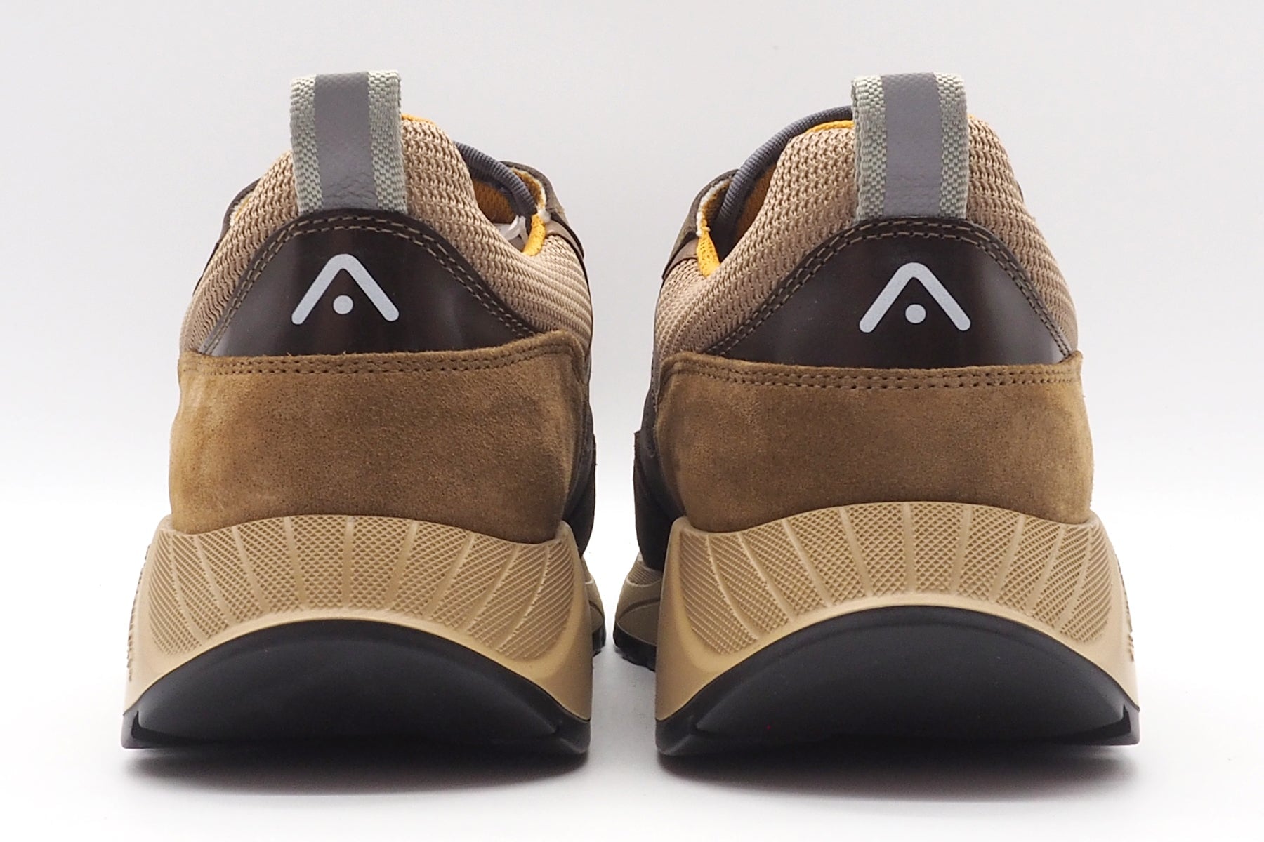 Herren Running Sneaker aus Mesh & Velours in Brauntönen Herren Sneaker Ambitious 