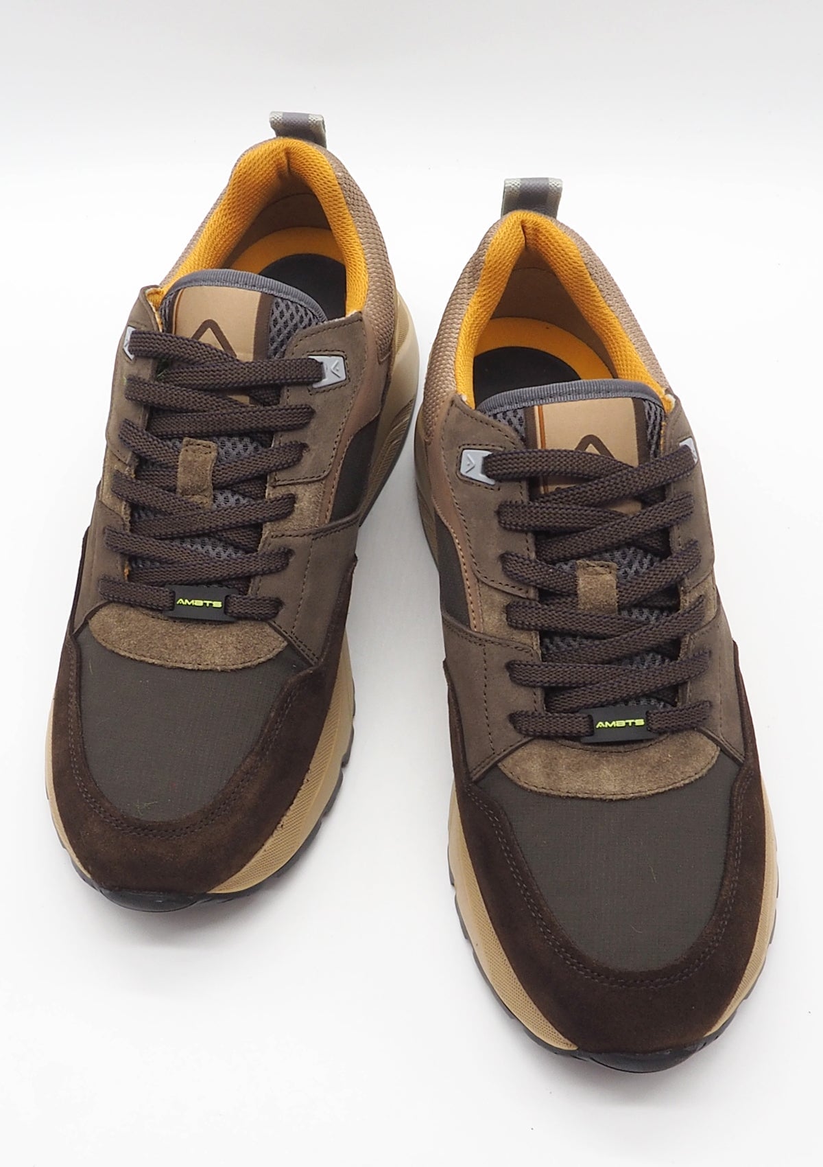 Herren Running Sneaker aus Mesh & Velours in Brauntönen Herren Sneaker Ambitious 