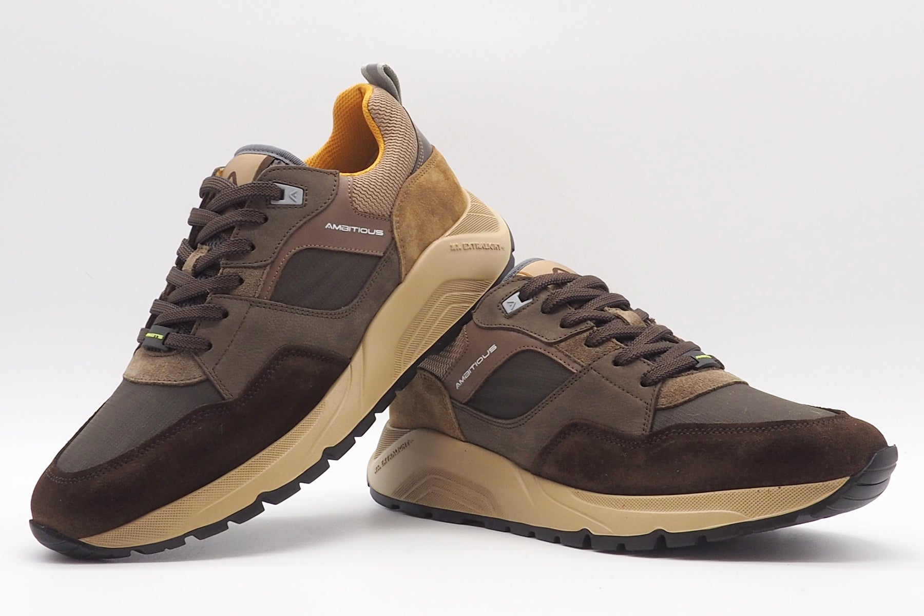 Herren Running Sneaker aus Mesh & Velours in Brauntönen Herren Sneaker Ambitious 